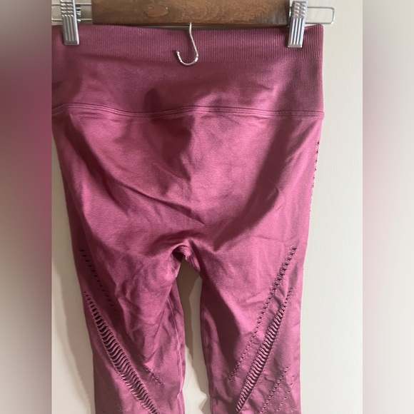 Victoria sport high rise seamless tight size medium - Picture 7 of 10